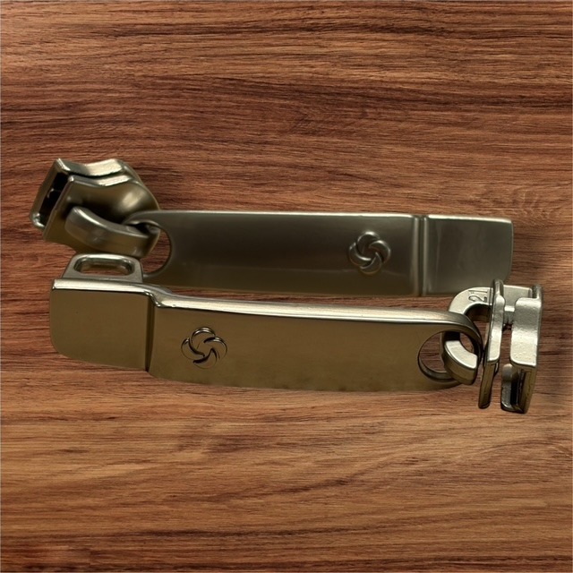 Samsonite Lite-Cube DLX zip runners